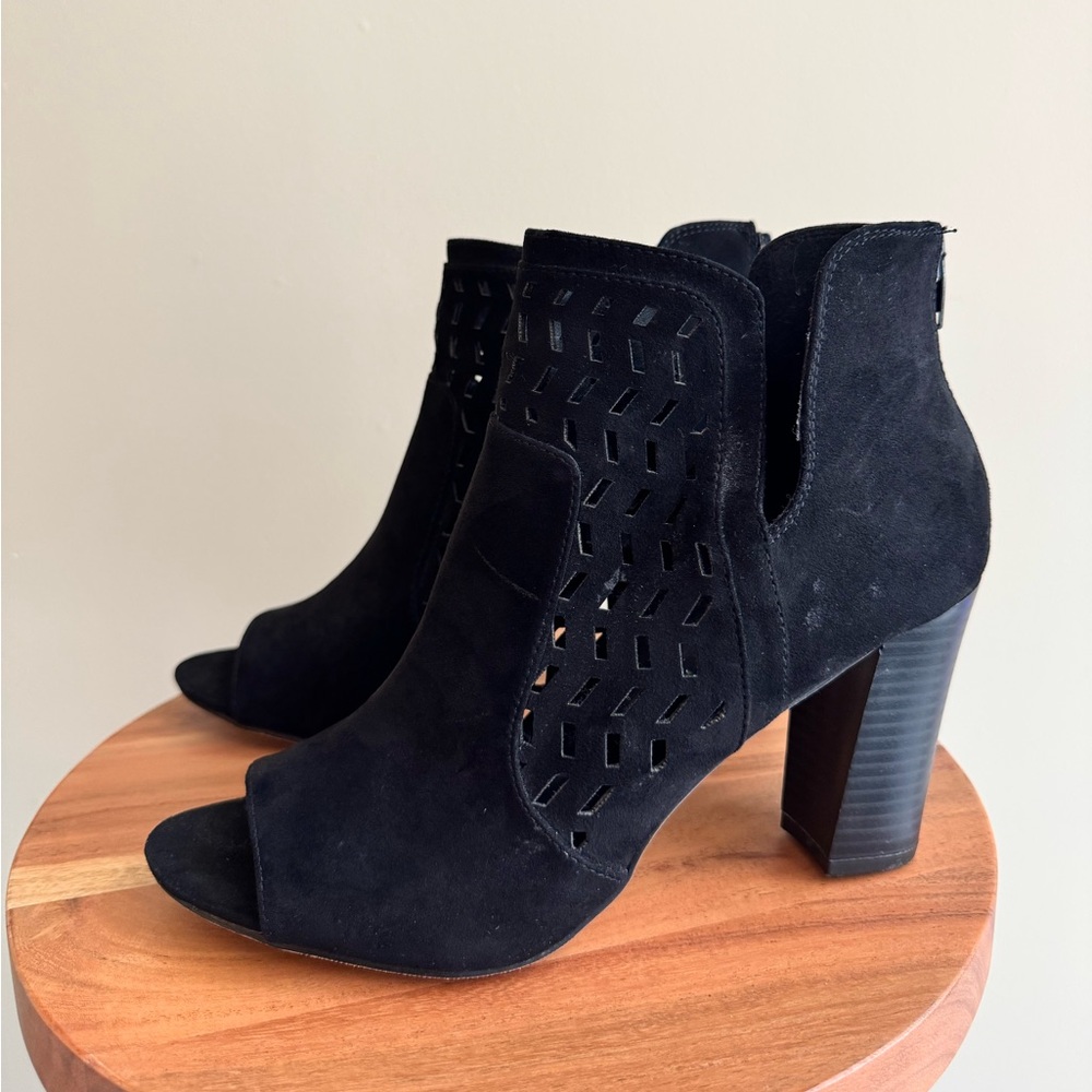 Madden Girl Suede Ankle Boots Peep Toe Rear Zipper Black Size 10